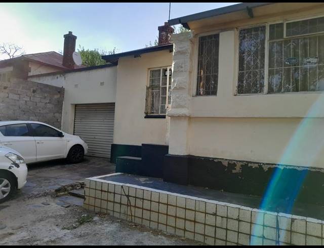 3 BEDROOM HOUSE FOR SALE IN BEZUIDENHOUT VALLEY